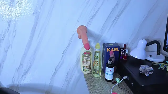 Czat XXX na żywo – Lunafemme_tf