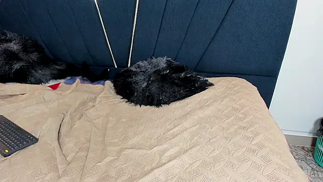 Show modela Enzo_love18 na web-kameri