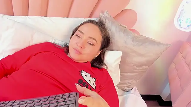 SabrinaVantress' Live XXX Chat