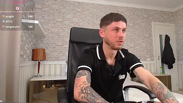 Онлайн чат XXX JonahShaw