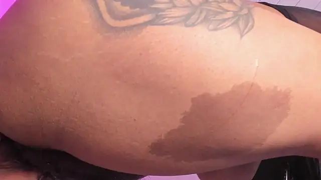 Chatroom XXX en direct de Inndrahot