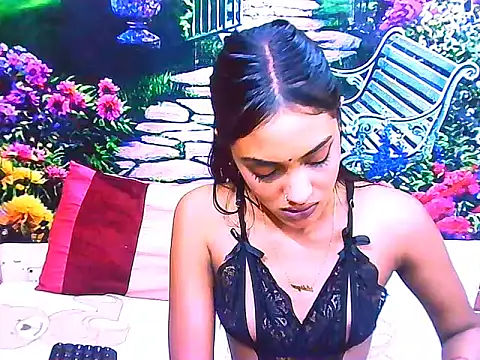 Chat XXX en directo de IndianPretty14u2Luv