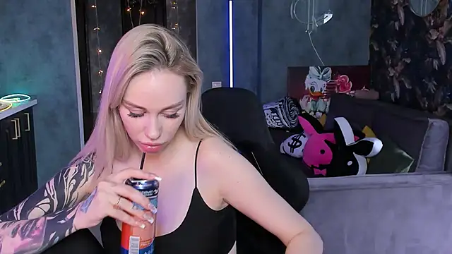 Blckmirrorr's Live XXX Chat