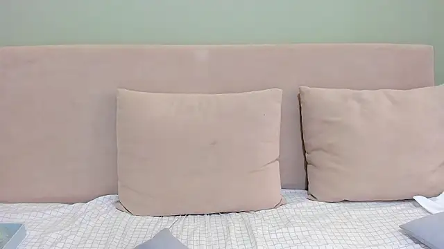 ToraMika: онлайн-секс-чат