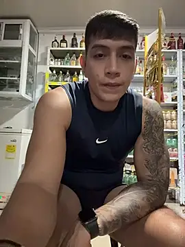 OliverWest04 Show Webcam