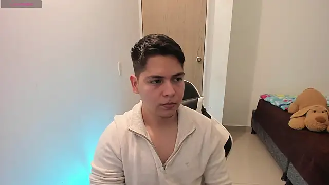 Chat +18 de Asta_YunoXXX ao vivo