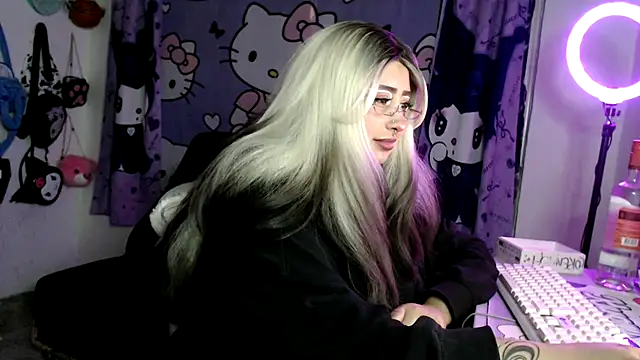 lussyevans24 即時 XXX 聊天