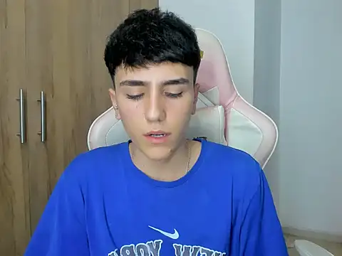 Онлайн чат XXX irvin_keyes_1