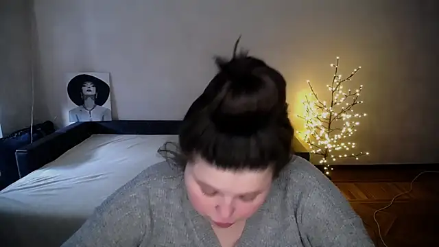 Chat +18 de Emily_Mo ao vivo