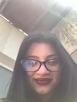 EllieWestのライブXXXチャット