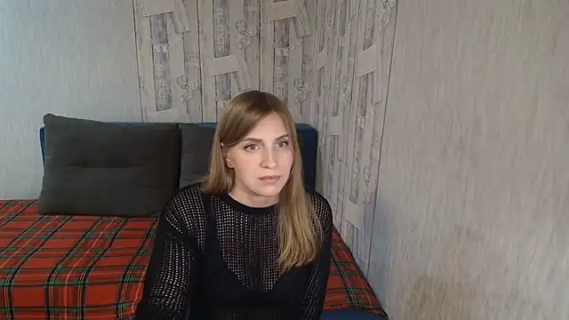 Pilly_green_ élő XXX-chatje