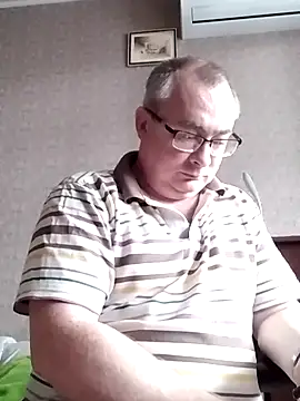 Pokazy przed kamerką – Nika_Malay