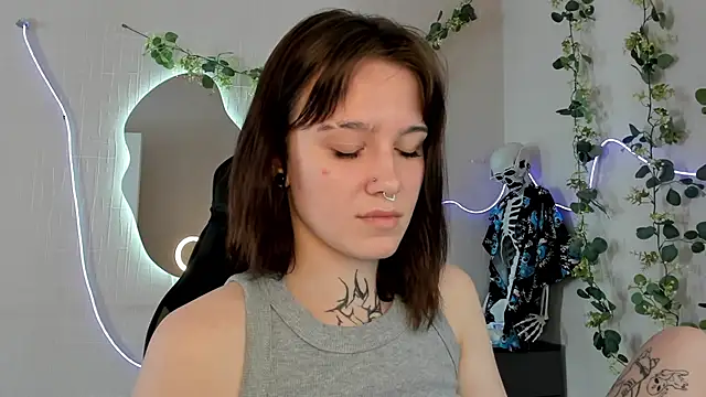 Elastikisss élő XXX-chatje