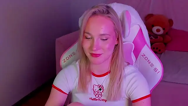 Chat +18 de ElaraVoltage ao vivo