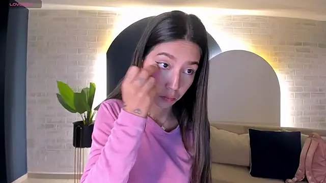 TaraLawrence Chat XXX in diretta