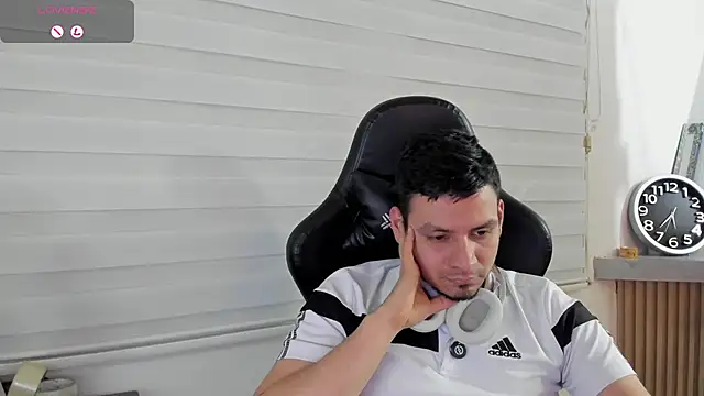 Show modela Rick_Adams na web-kameri