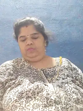 tamilthanushri's Live XXX Chat