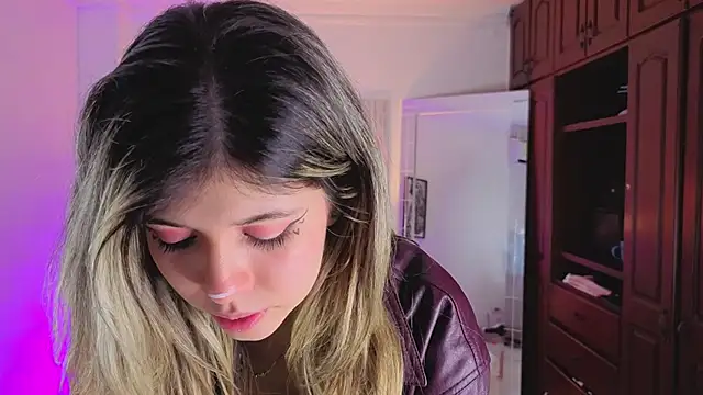 NATAASHA___'s Live XXX Chat