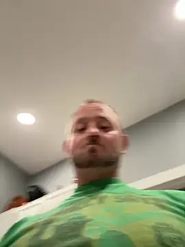 Chatroom XXX en direct de Enjoyedmine