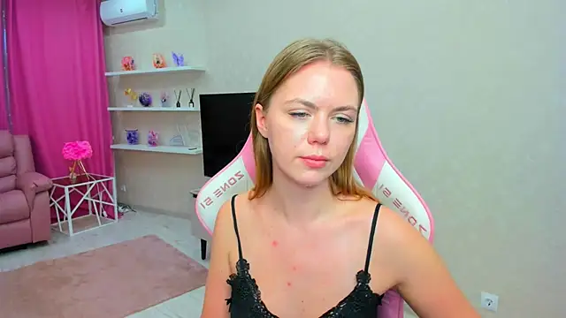 Strawberrye élő XXX-chatje