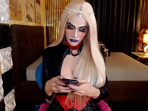 แชท XXX สดของ MonstrousCockDiva