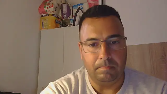 Show modela VanillaTime78-Jorge na web-kameri