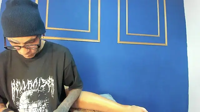 Demon_Rose_n Webbikameraesitys