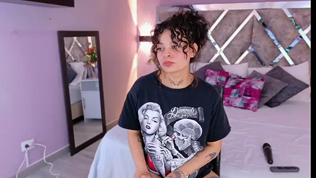 KatherineGomez's Live XXX Chat