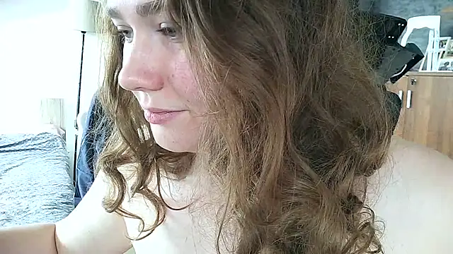 Show modela AmeliFoxi na web-kameri