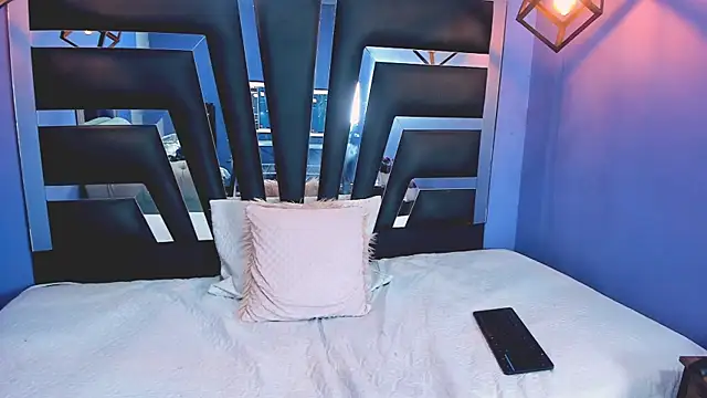 XXX chat uživo modela VeluniLiore