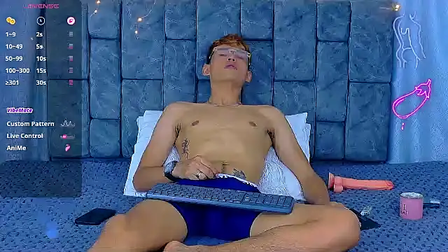 Онлайн чат XXX NicolasTorrez