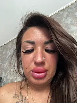 Show de RuslanaXX na webcam