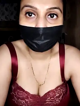 Horny_ShaluのライブXXXチャット