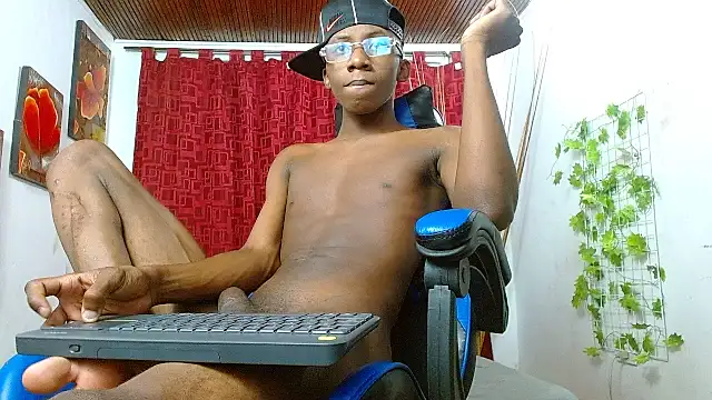 milo018 live XXX chat