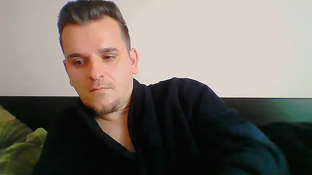 Huge_cock22cmのウェブカメラショー