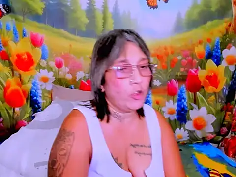 indianroxy's Live XXX Chat