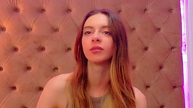 CoraVex's Live XXX Chat