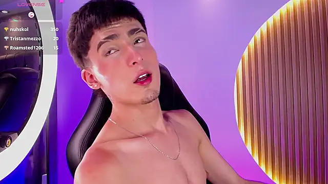 MateoMitchell 网络视讯表演