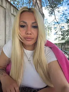 AlmaBby 现场XXX聊天