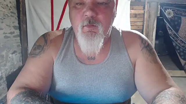 Newfiesausage1972 Webcam Show