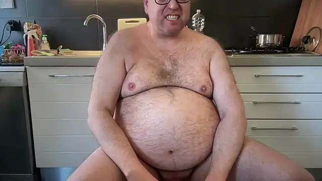 Show modela theitalianbear na web-kameri