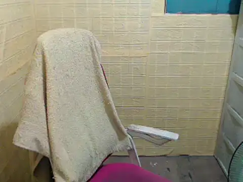 JuicyFoxCockのウェブカメラショー