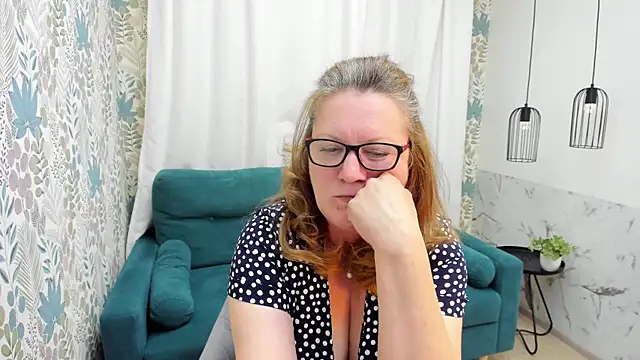 Chatroom XXX en direct de LeaPure