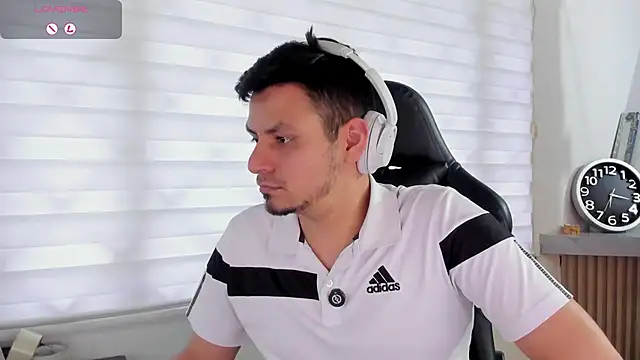 Онлайн чат XXX Rick_Adams