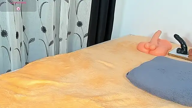 CREAMY_BUBBLEGUM's Webcam Show