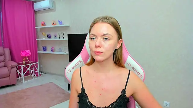 Chatroom XXX en direct de Strawberrye