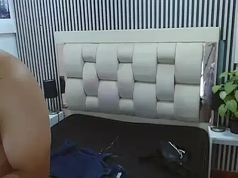 XXX chat uživo modela Alex_Wolft