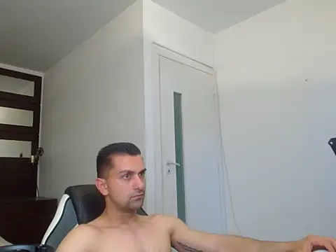 BryceReign élő XXX-chatje