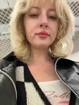 RonnieKiss live XXX chat