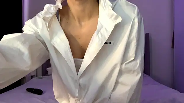 Kissme_Kira's Webcam Show